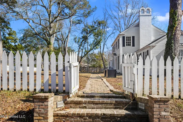 $696,000 | 803 Meadowbrook Road, Jackson, MS 39216