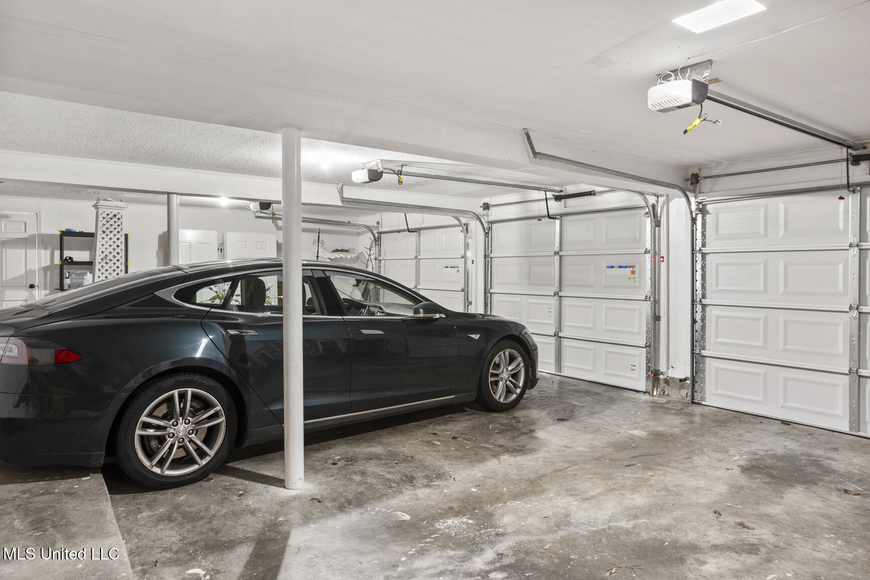 803 Meadowbrook Road Jackson, MS 39216 - Photo 86 of 86 Garage