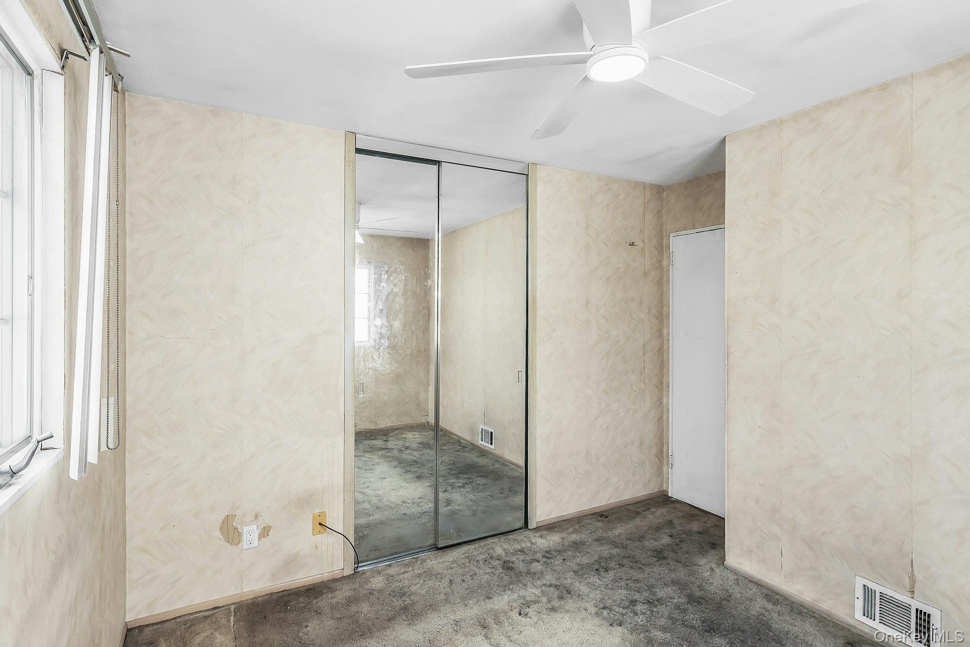 8 Gerhard Road Plainview, NY 11803 - Photo 20 of 32 Gallery Image 20
