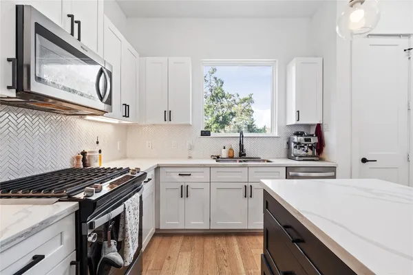 $2,700 | 1835 Flowing Springs Trail, Houston, TX 77080