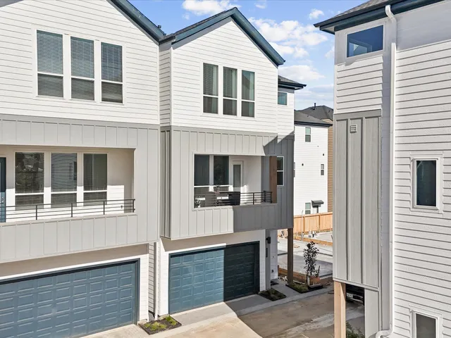 $399,990 | 4832 Pinemont Drive, Houston, TX 77092