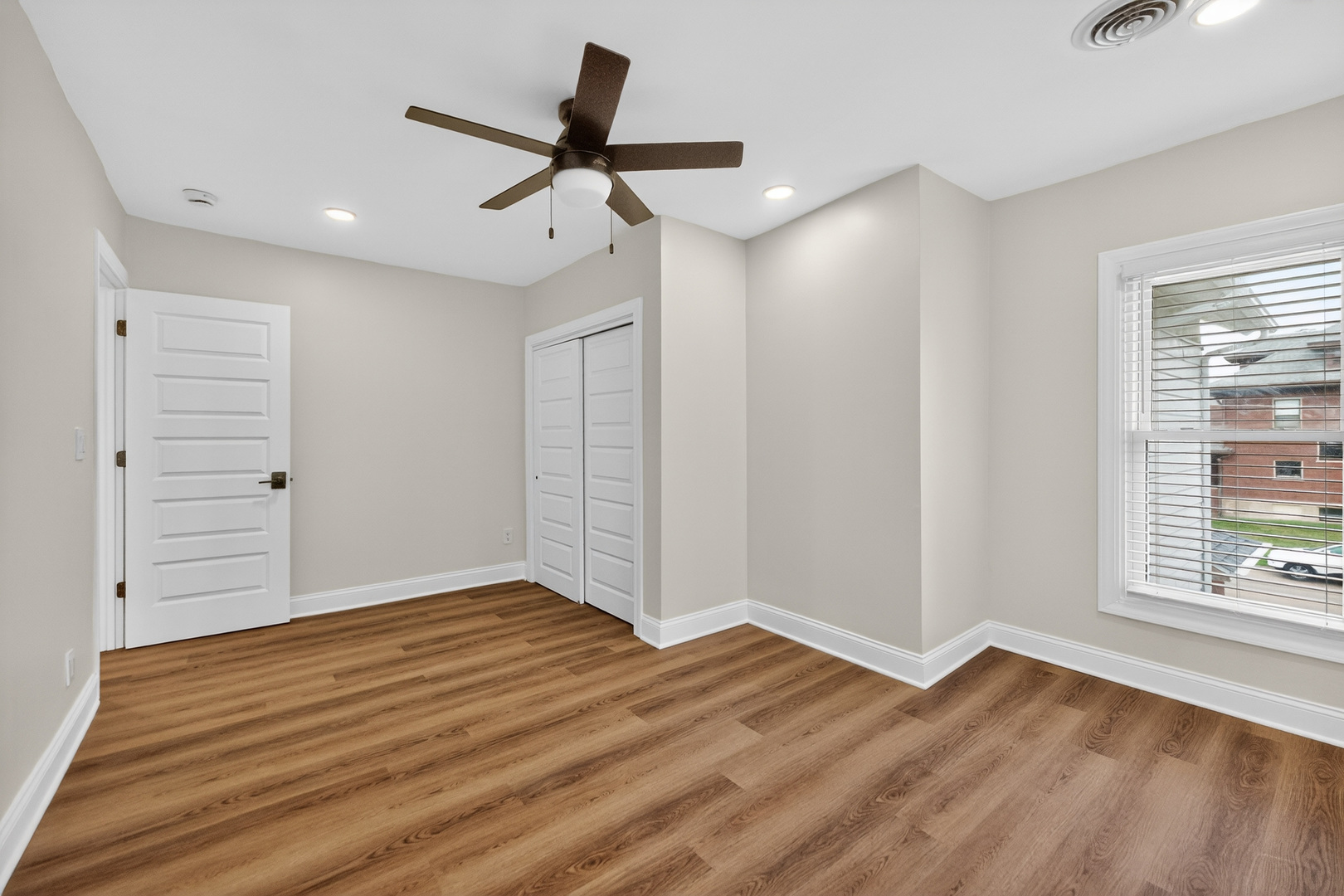 305 West Exchange Street, Unit B Sycamore, IL 60178 - Photo 13 of 27