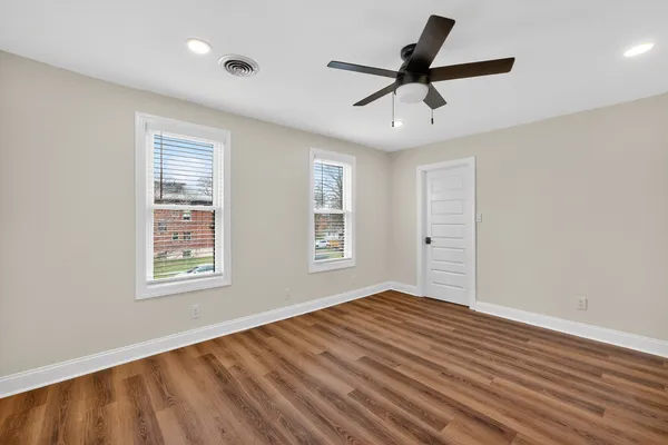 $1,900 | 305 West Exchange Street, Unit B, Sycamore, IL 60178