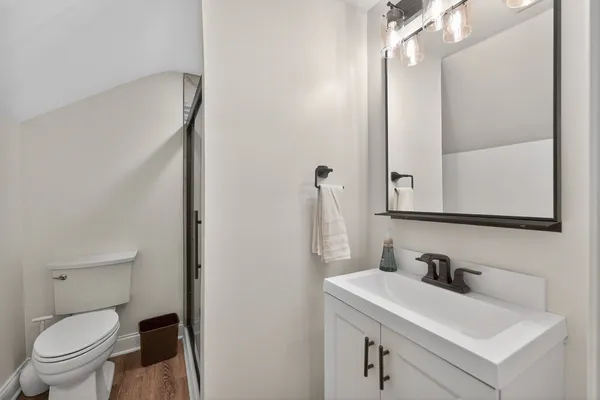 $1,900 | 305 West Exchange Street, Unit B, Sycamore, IL 60178