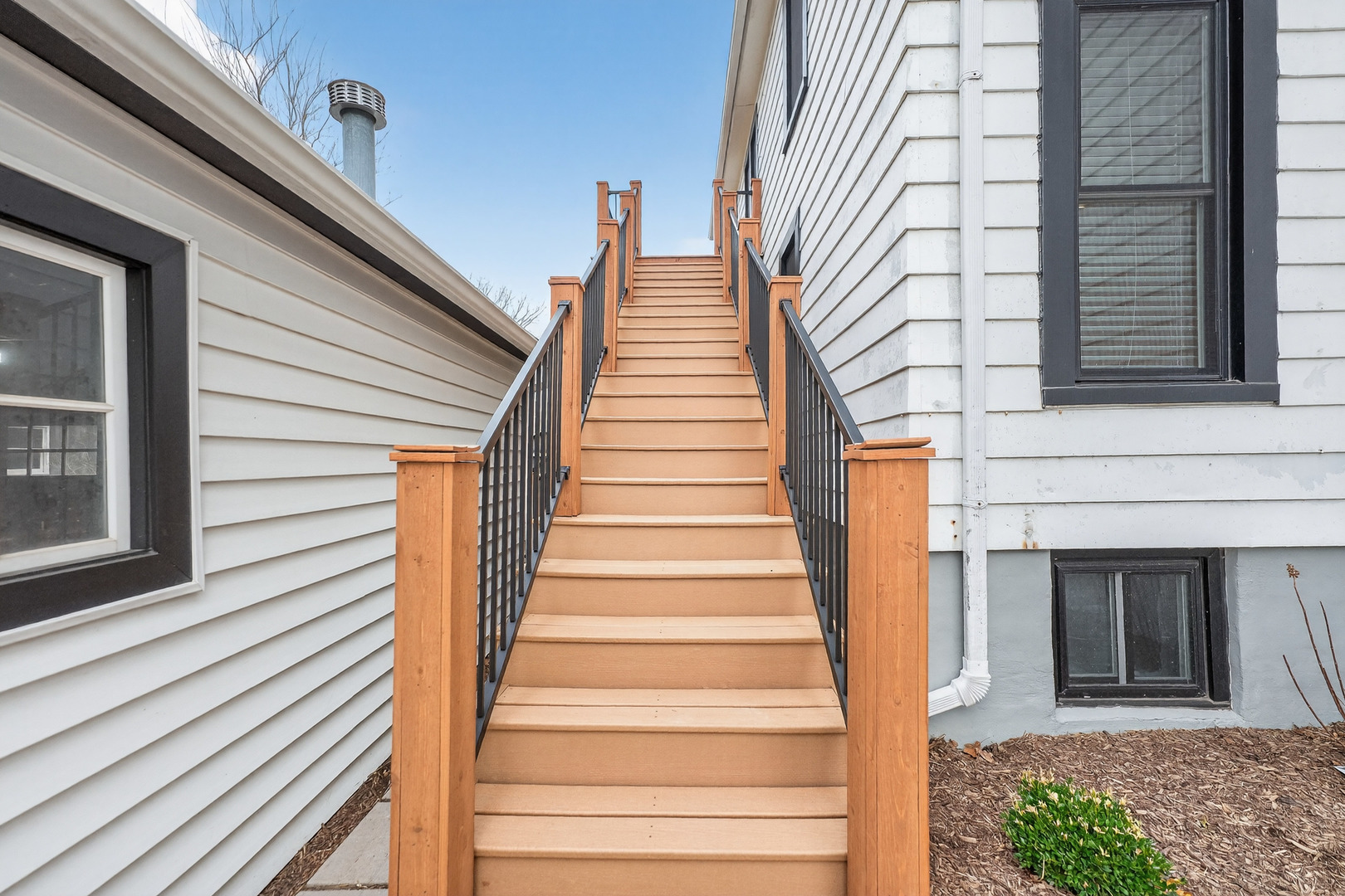 305 West Exchange Street, Unit B Sycamore, IL 60178 - Photo 24 of 27