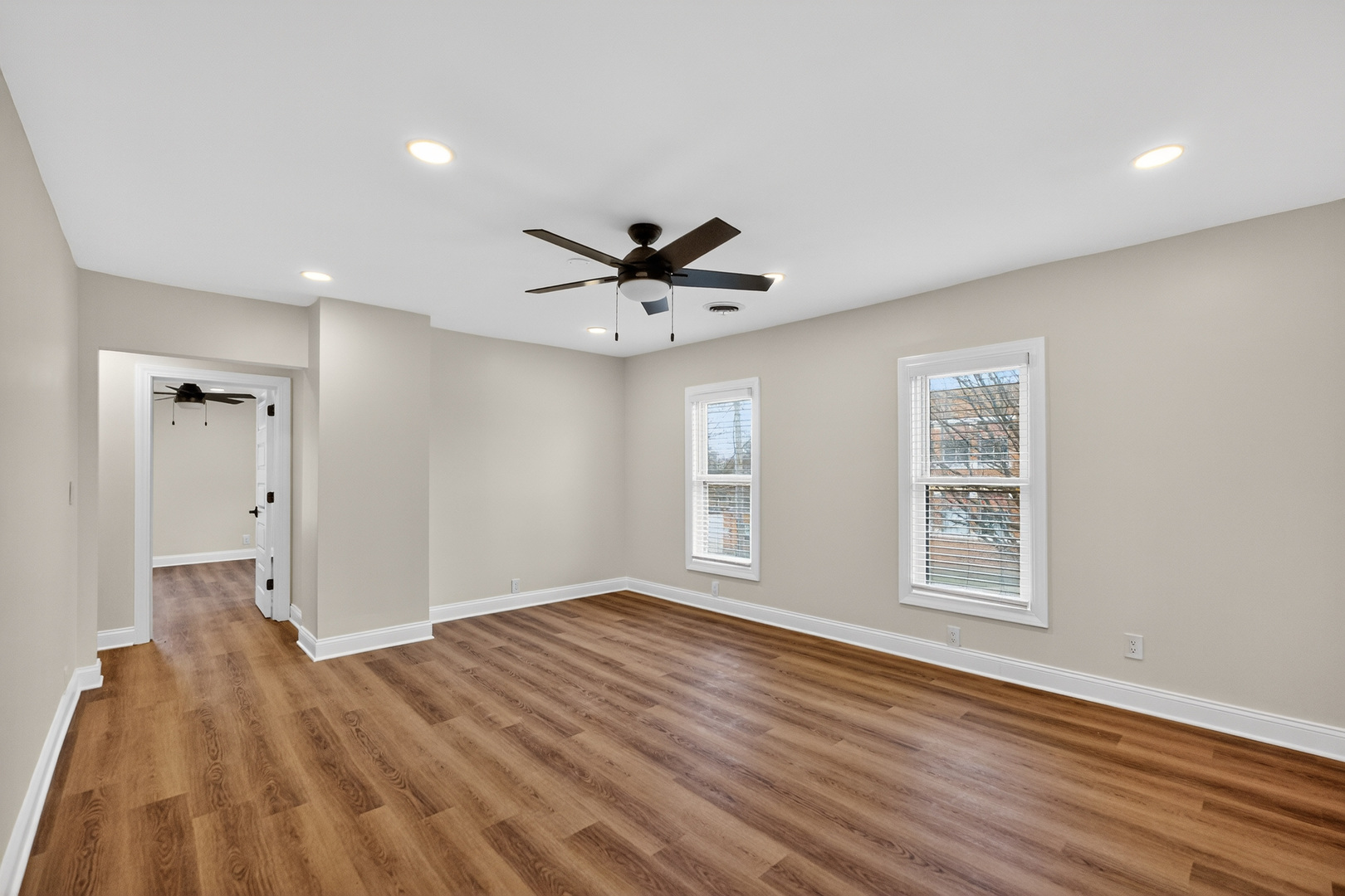 305 West Exchange Street, Unit B Sycamore, IL 60178 - Photo 6 of 27