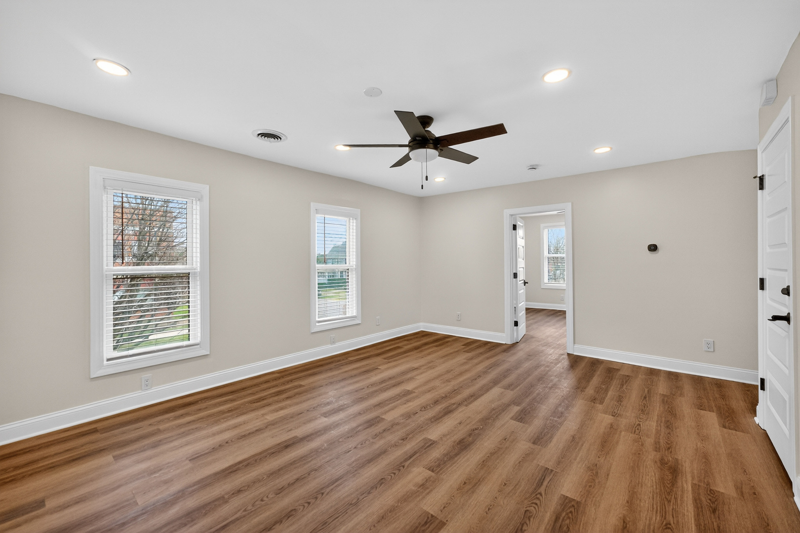 305 West Exchange Street, Unit B Sycamore, IL 60178 - Photo 8 of 27