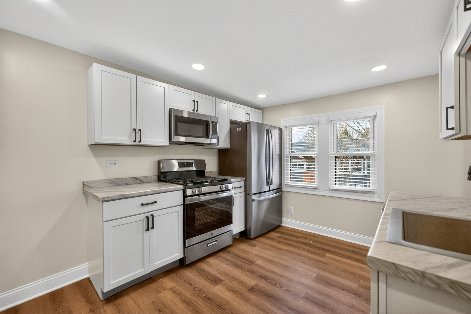 305 West Exchange Street, Unit B Sycamore, IL 60178 - Photo 10 of 27