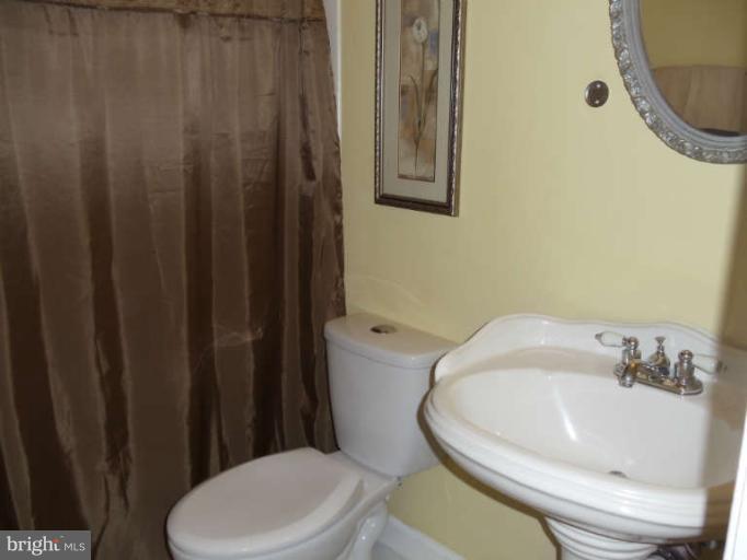 8120 Viola Street Springfield, VA 22152 - Photo 14 of 27 Bath