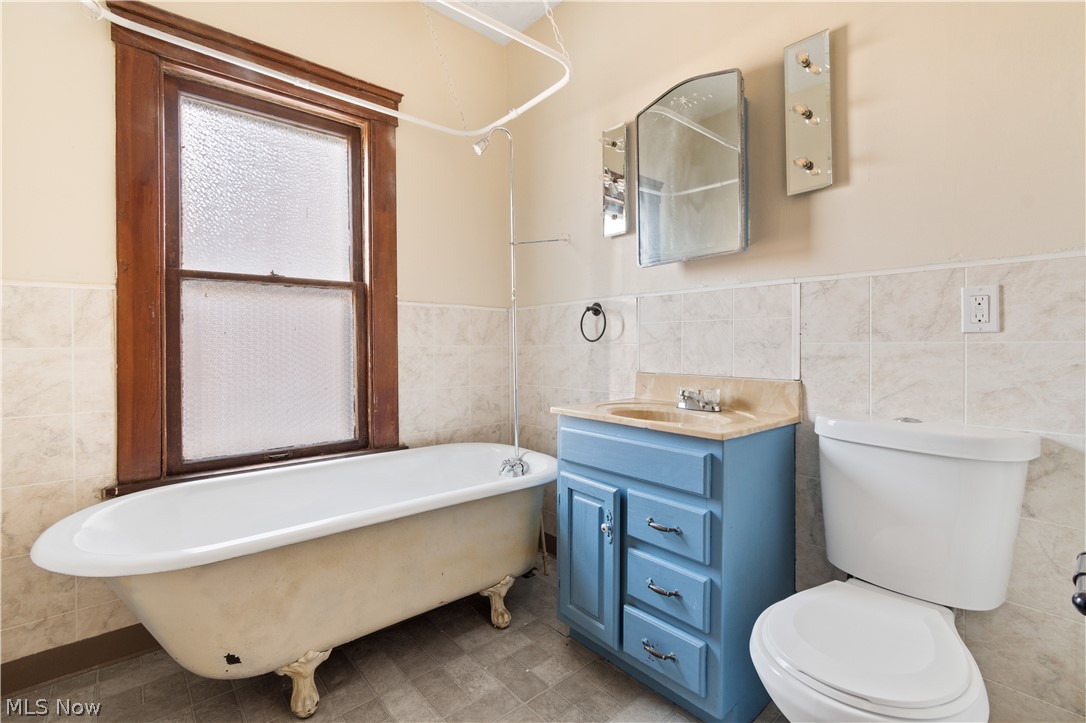4327 Riverside Avenue Cleveland, OH 44102 - Photo 11 of 32 Gallery Image 11