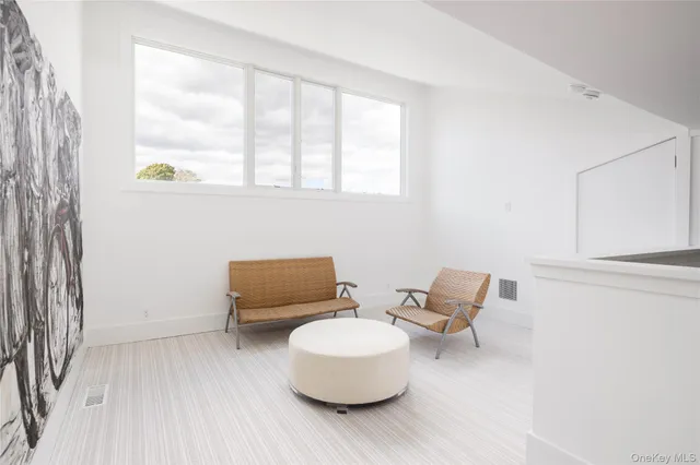 $1,350,000 | 514 Pantigo Road, Unit 16, East Hampton, NY 11937