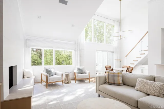 $1,350,000 | 514 Pantigo Road, Unit 16, East Hampton, NY 11937