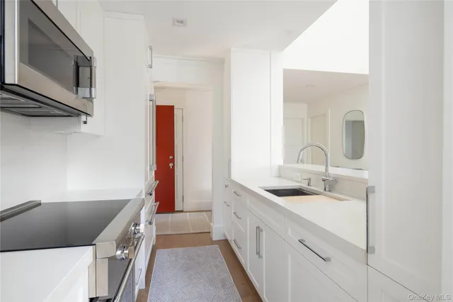 $1,350,000 | 514 Pantigo Road, Unit 16, East Hampton, NY 11937