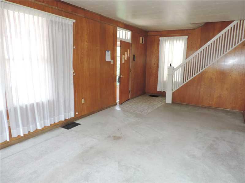 561 Elm Butler, PA 16001 - Photo 6 of 24 Living Room.