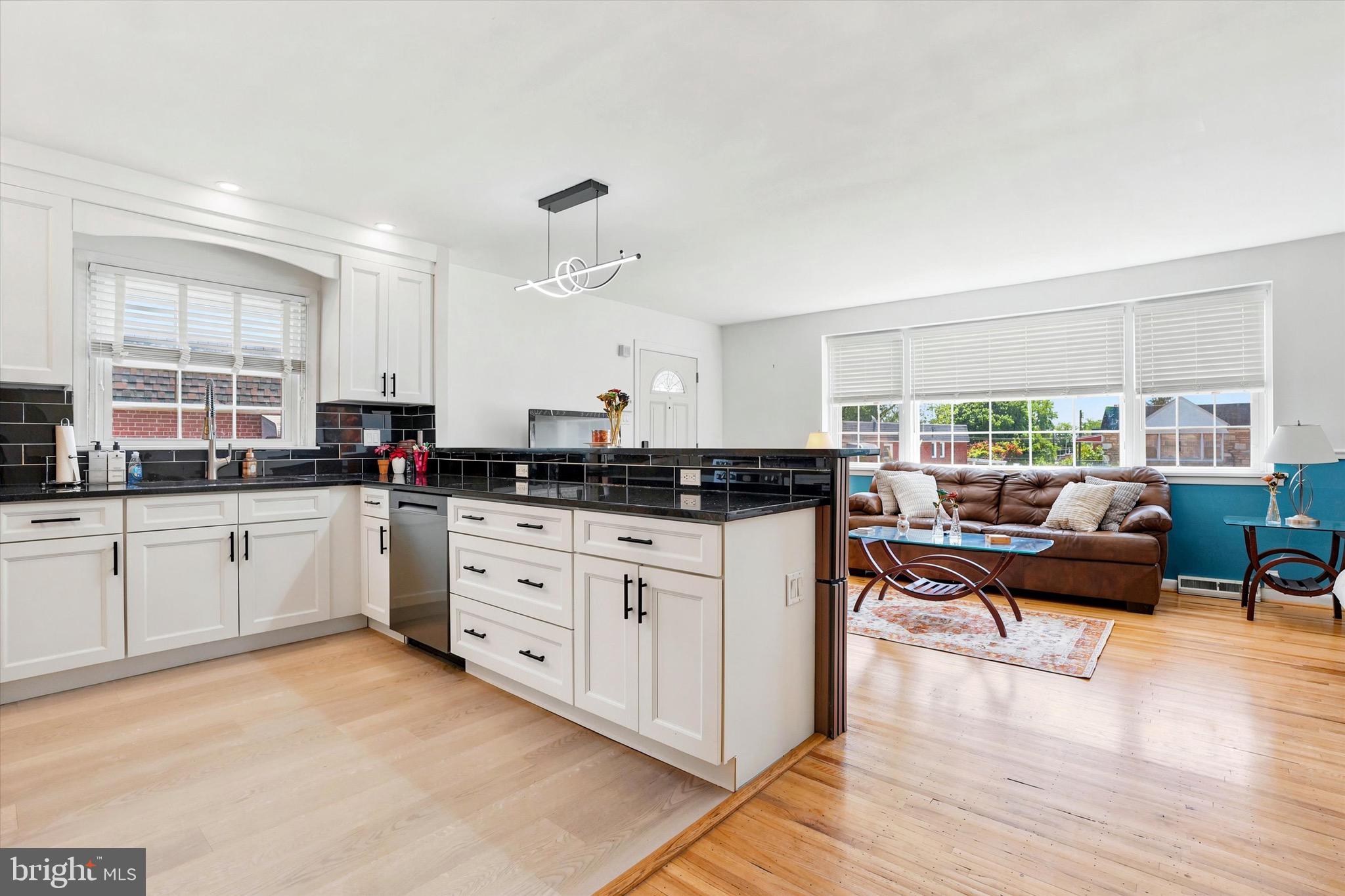 9968 Woodfern Road Philadelphia, PA 19115 - Photo 9 of 25