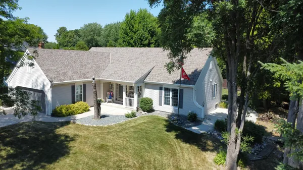 $534,900 | 6988 West Southview Drive, Franklin, WI 53132
