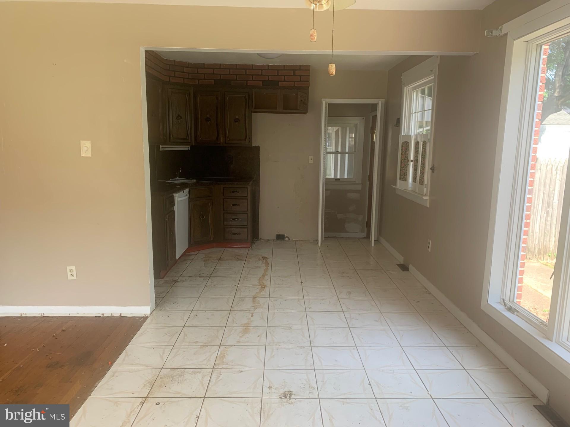 630 Cramer Avenue Beverly, NJ 08010 - Photo 2 of 6