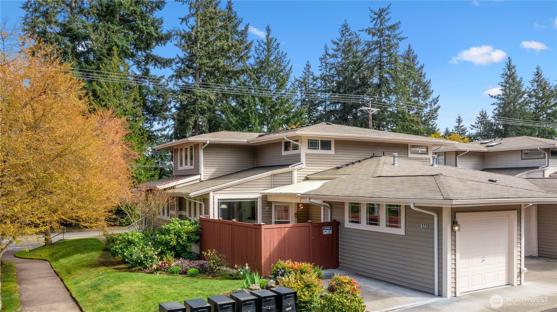 1220 Alameda Fircrest, WA 98466 - Photo 4 of 22