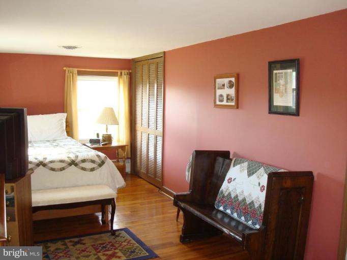 18428 Manor Church Road Boonsboro, MD 21713 - Photo 18 of 29 Bedroom #3
