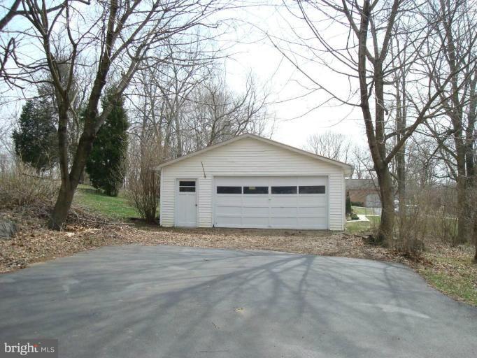 18428 Manor Church Road Boonsboro, MD 21713 - Photo 22 of 29 Garage 1