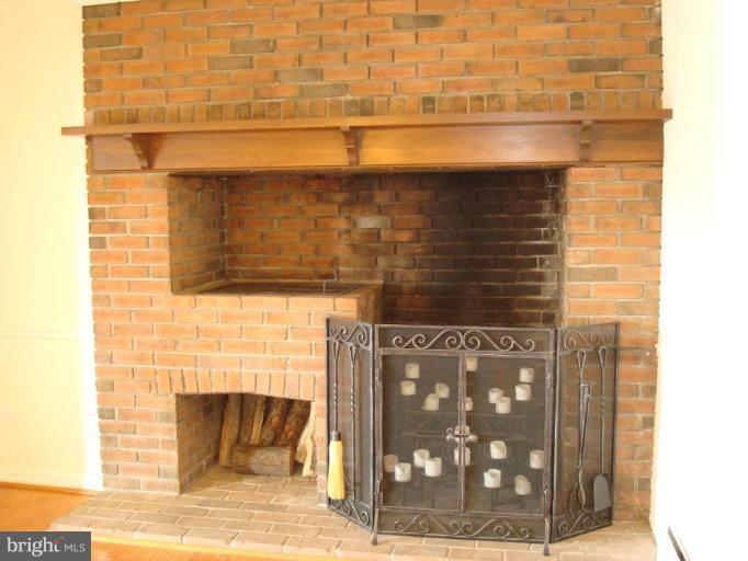 18428 Manor Church Road Boonsboro, MD 21713 - Photo 26 of 29 Dining Room #3