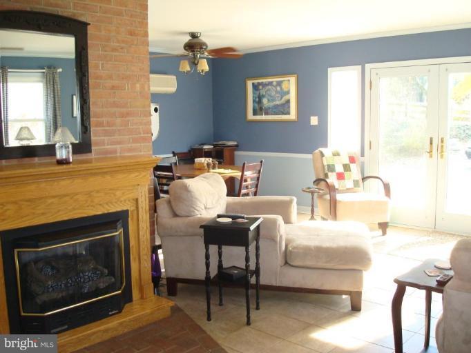 18428 Manor Church Road Boonsboro, MD 21713 - Photo 8 of 29 Family Room