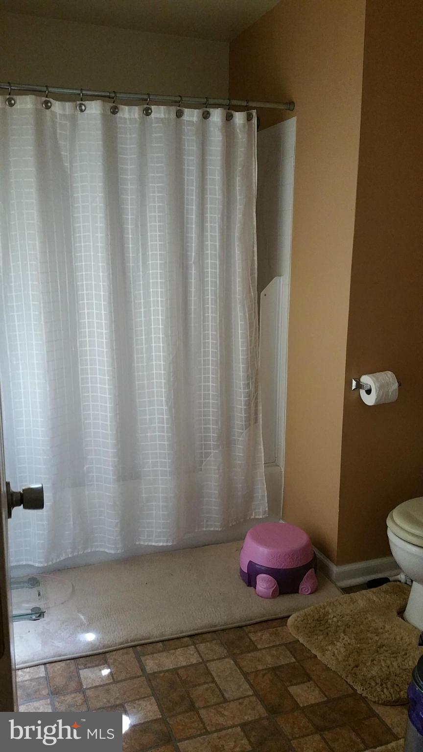 4620 H Street Southeast Washington, DC 20019 - Photo 8 of 10 Bath (Master)