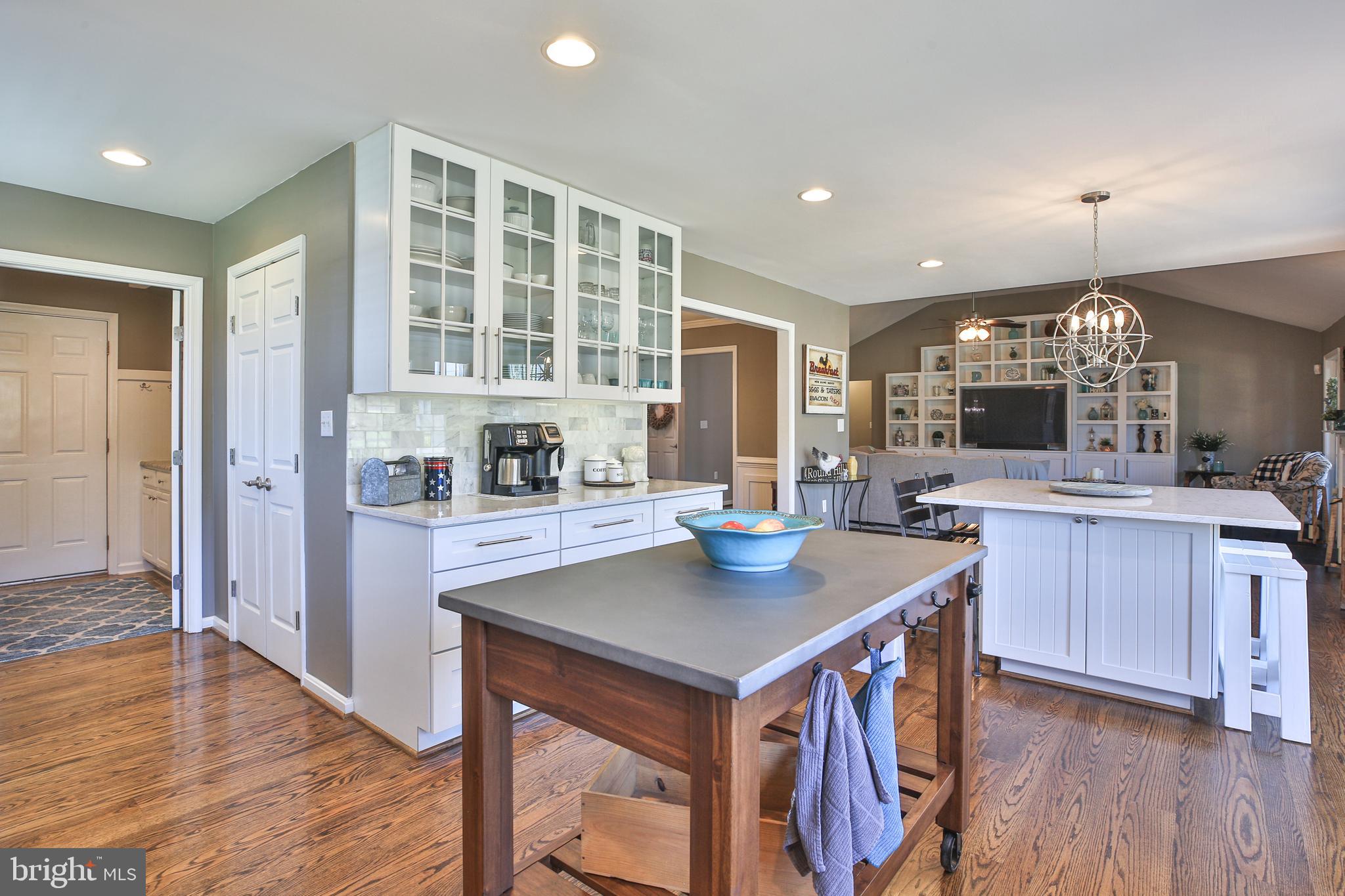 34410 Brownell Road Round Hill, VA 20141 - Photo 5 of 65 Gallery Image 5