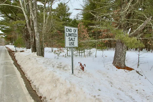 $975,000 | 101 Page Road, Litchfield, NH 03052