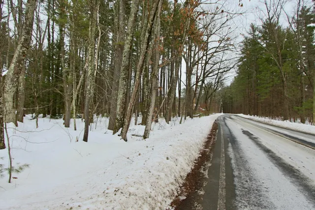 $975,000 | 101 Page Road, Litchfield, NH 03052