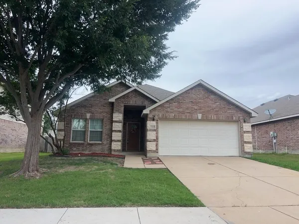$1,995 | 1340 Gayle Street, Burleson, TX 76028