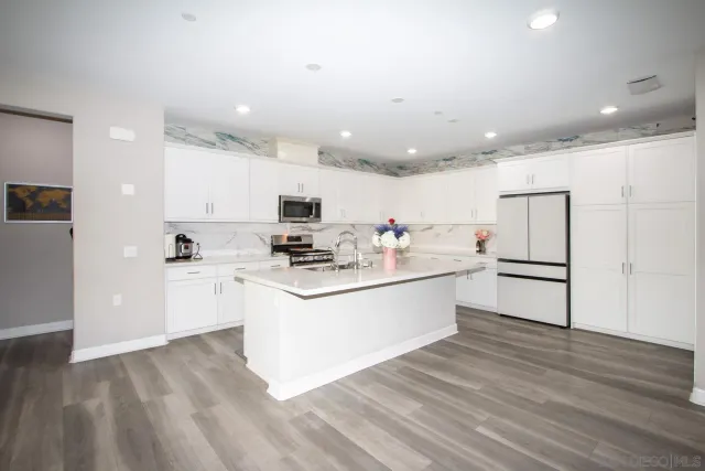 $4,700 | 10475 Galen Way, San Diego, CA 92126