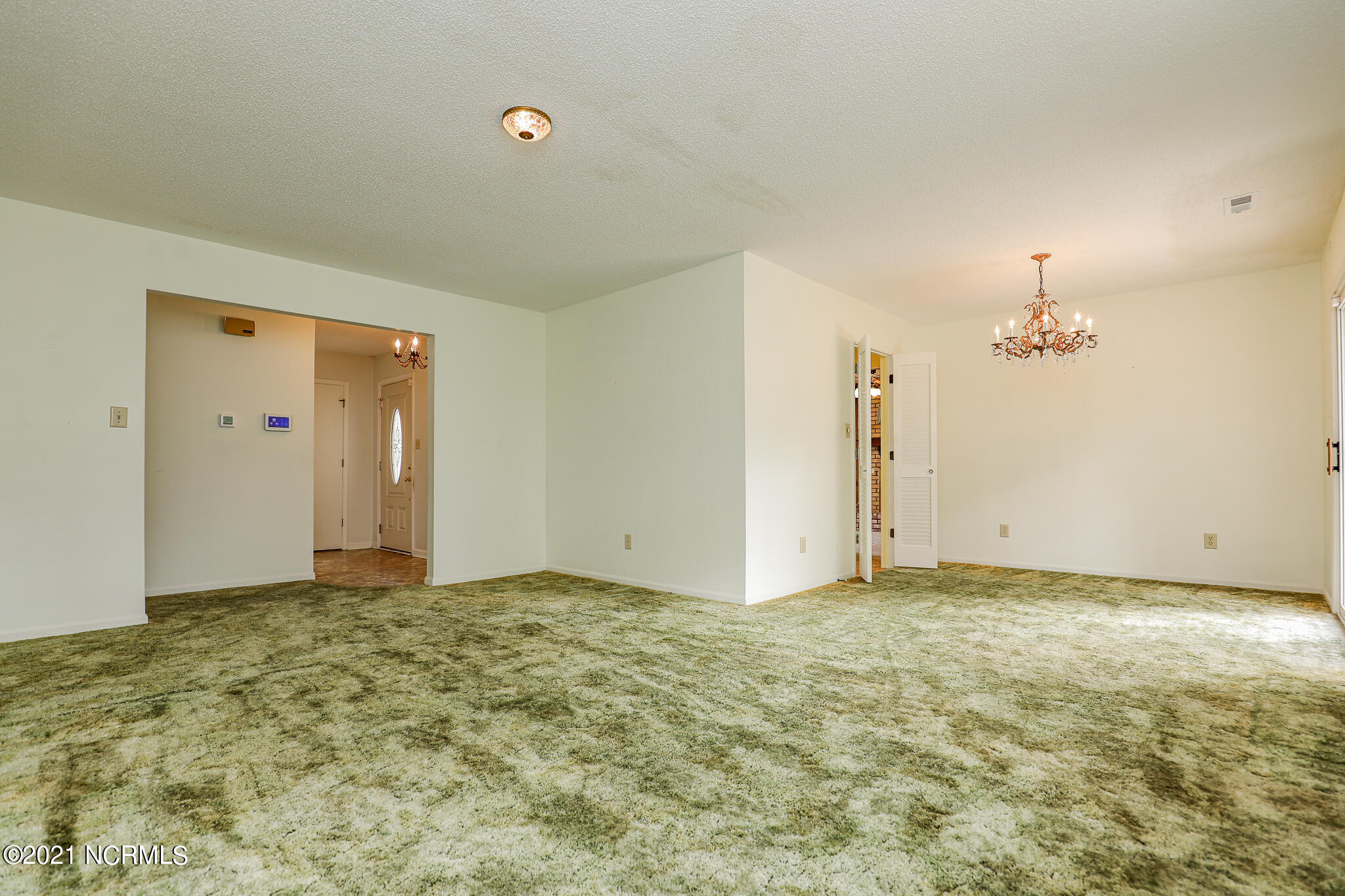 86 Sterling Road Jacksonville, NC 28546 - Photo 5 of 36 Living