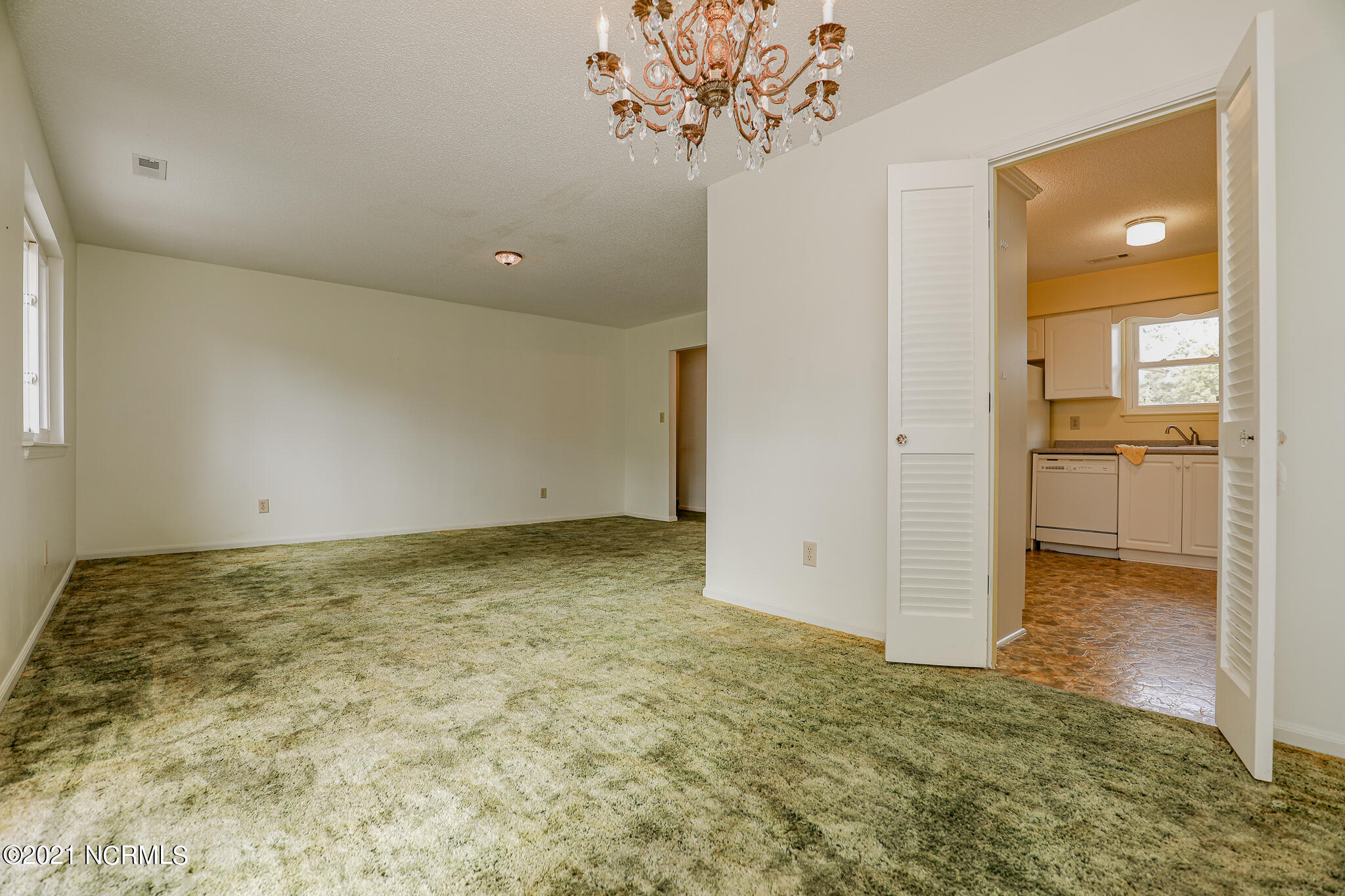 86 Sterling Road Jacksonville, NC 28546 - Photo 7 of 36 Christina- 86 Sterling-29
