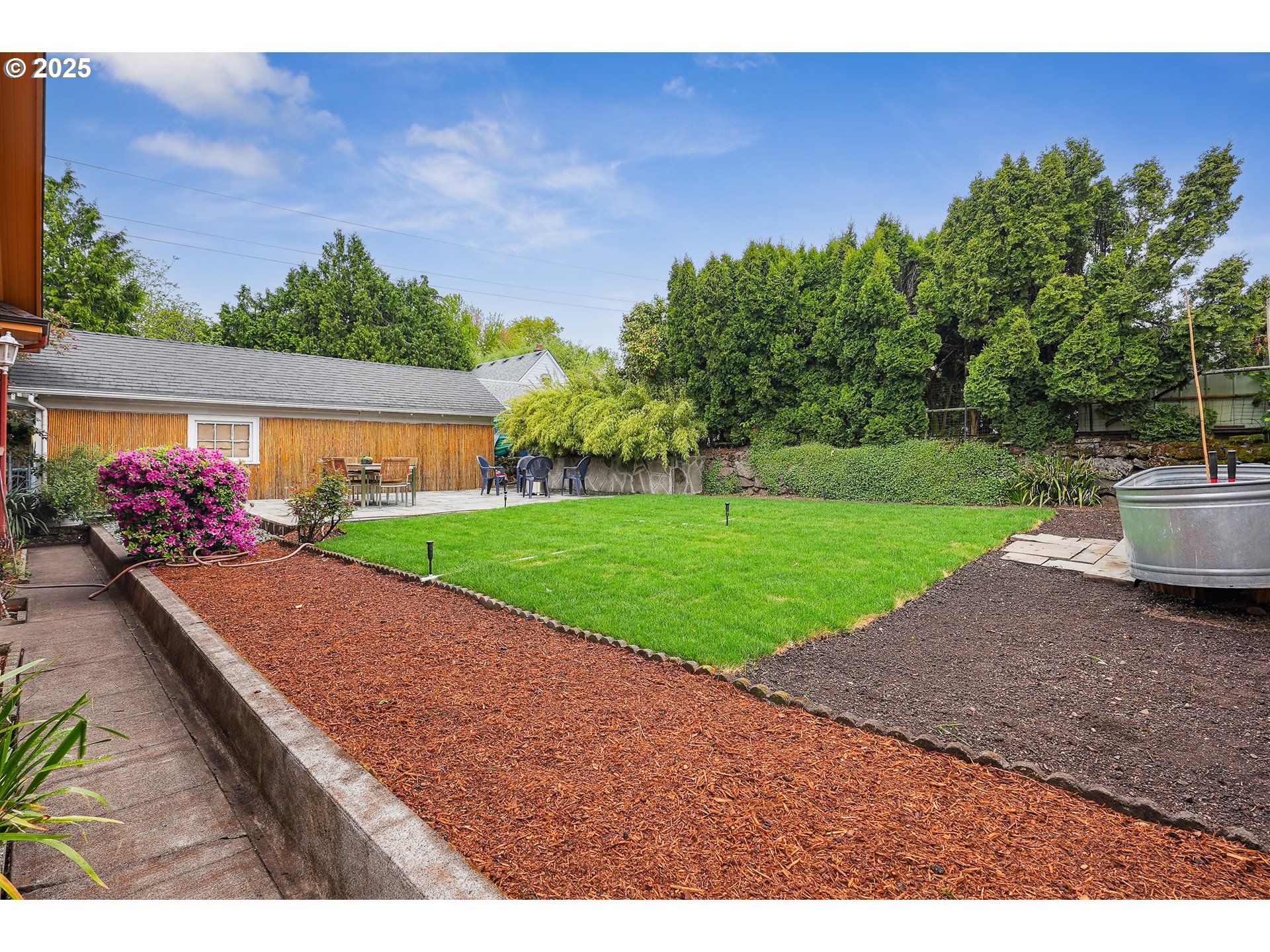 4324 Southeast 28th Avenue Portland, OR 97202 - Photo 39 of 42 a view of a backyard