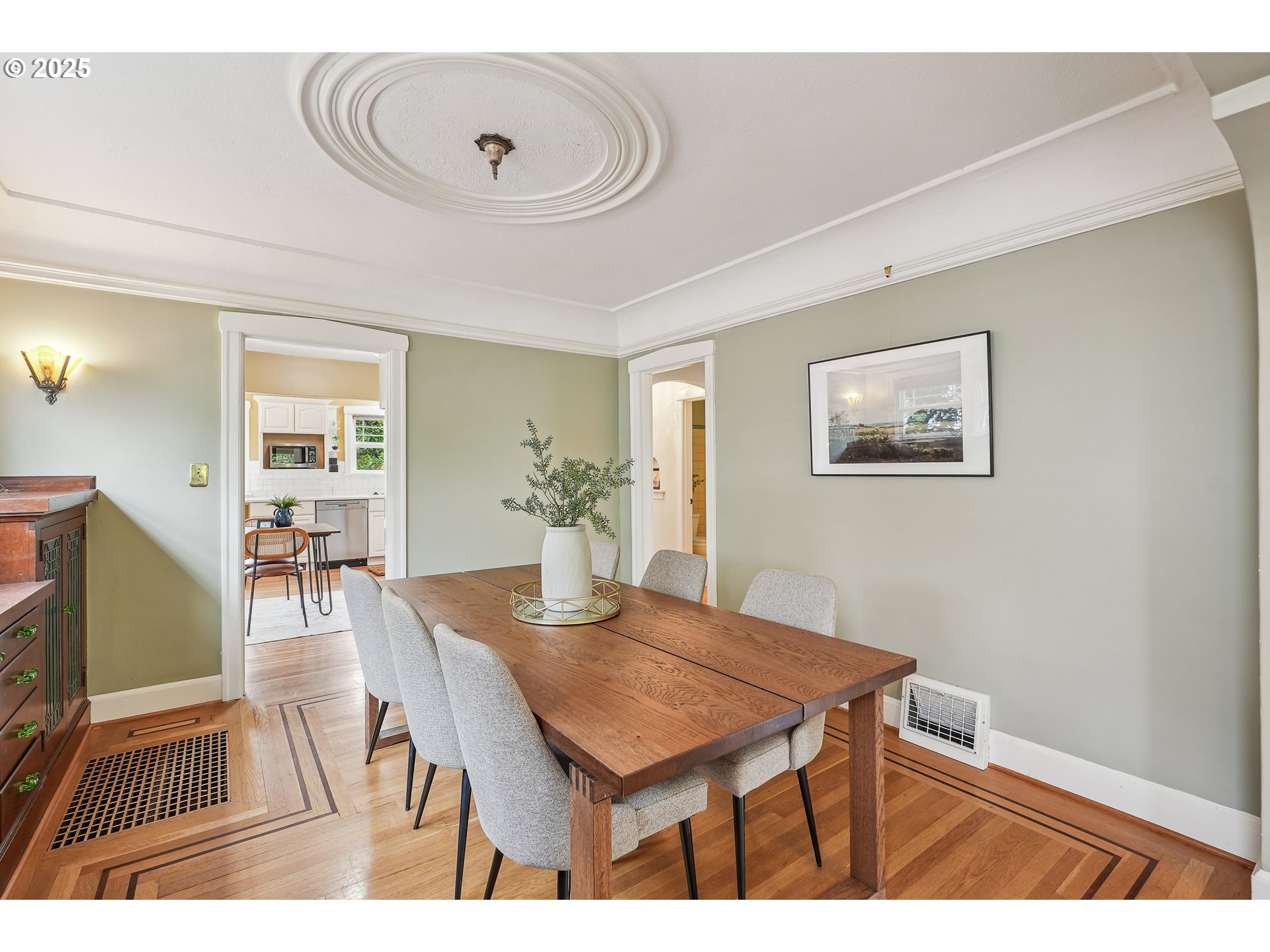4324 Southeast 28th Avenue Portland, OR 97202 - Photo 10 of 42 a dining room with a table and chairs