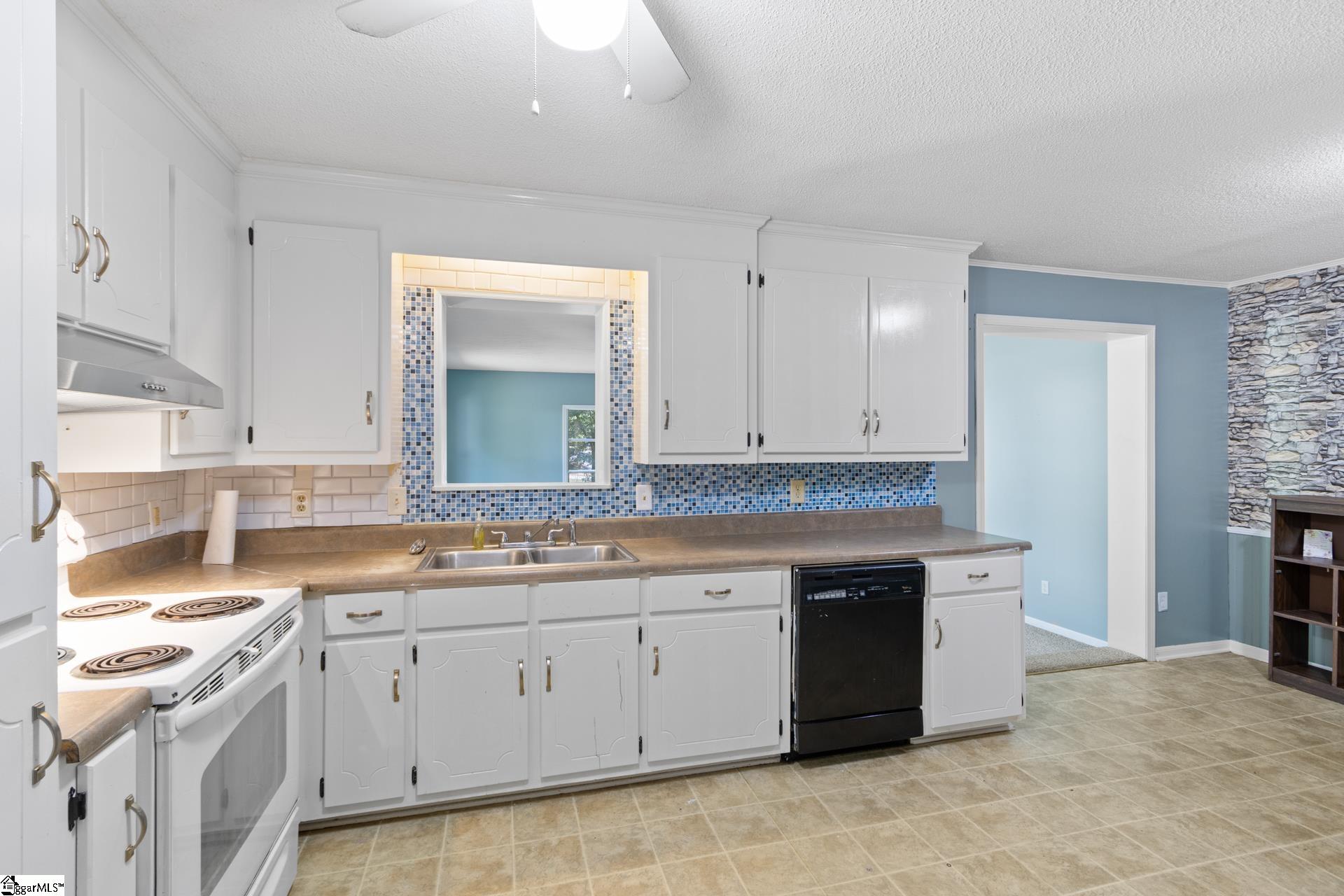 125 State Rd S-42-8392 Boiling Springs, SC 29316 - Photo 11 of 42