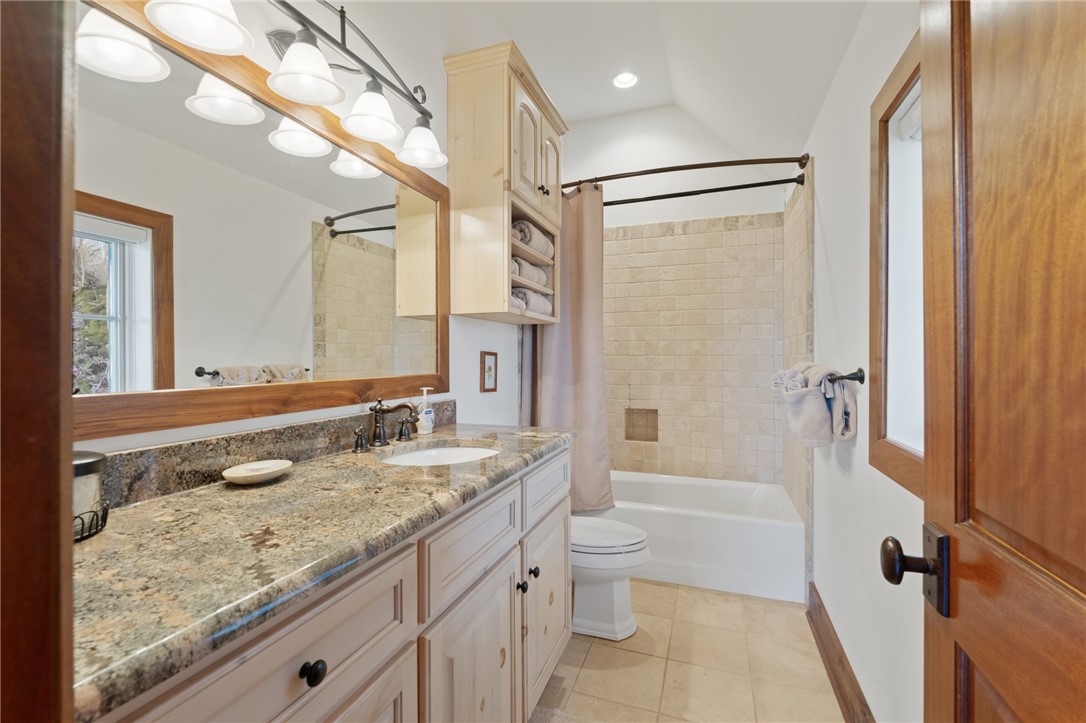 604 Top Ridge Drive Sunset, SC 29685 - Photo 38 of 50 Guest House Bathroom