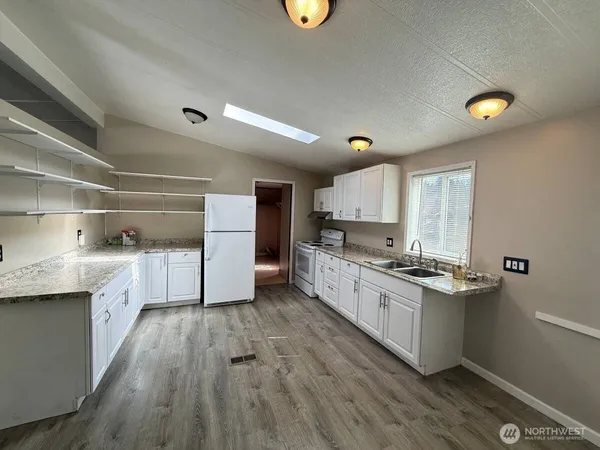 $2,950 | 10203 217th Ave Court East, Bonney Lake, WA 98391