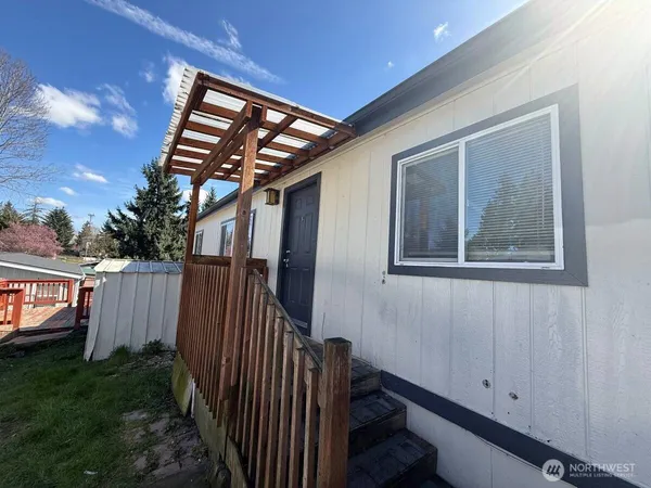 $2,950 | 10203 217th Ave Court East, Bonney Lake, WA 98391