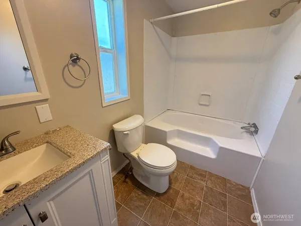 $2,950 | 10203 217th Ave Court East, Bonney Lake, WA 98391