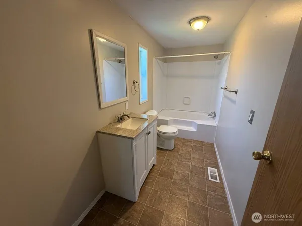 $2,950 | 10203 217th Ave Court East, Bonney Lake, WA 98391