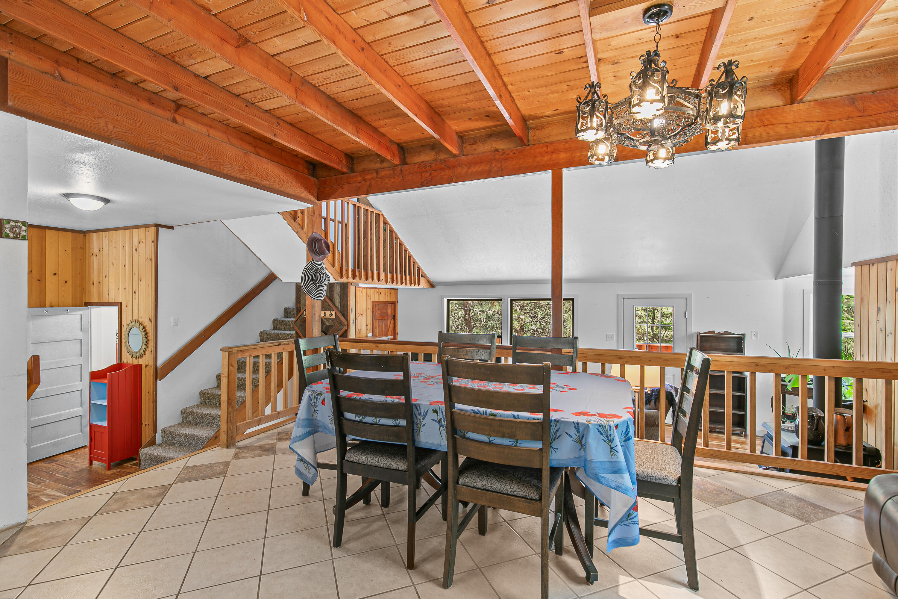 4780 Andrews Road Medford, OR 97501 - Photo 18 of 47 Dining Area overlooking Family Room