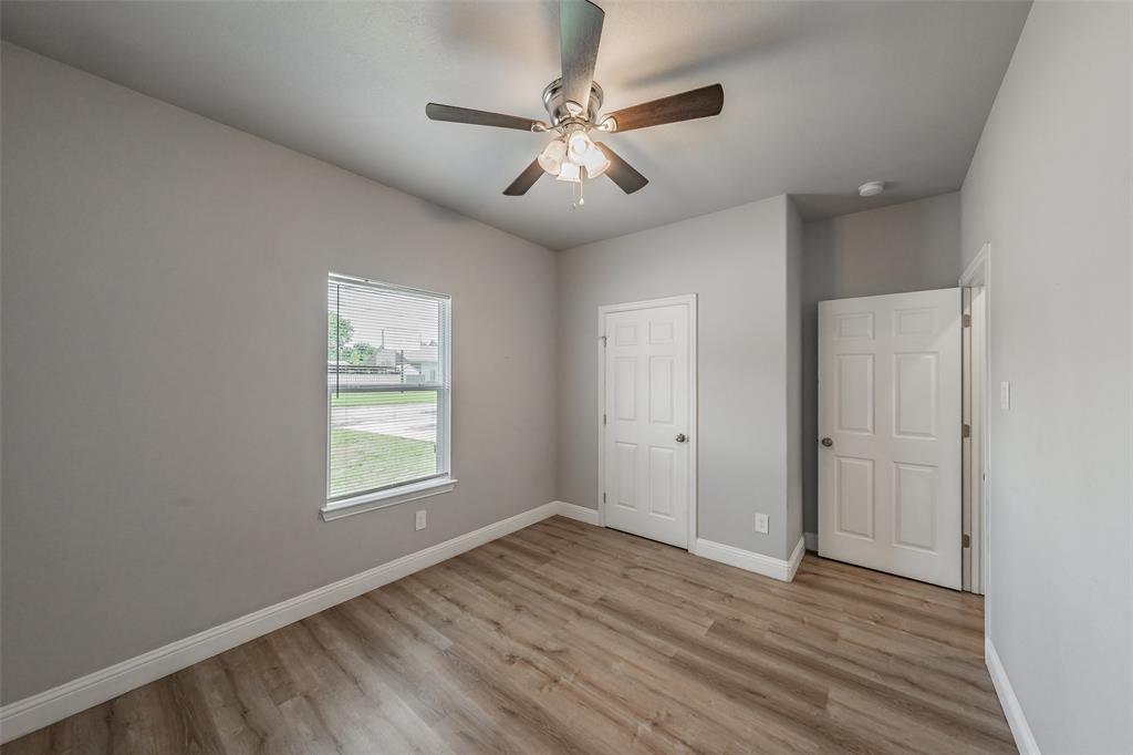 402 Robbins Street Cleburne, TX 76031 - Photo 12 of 40