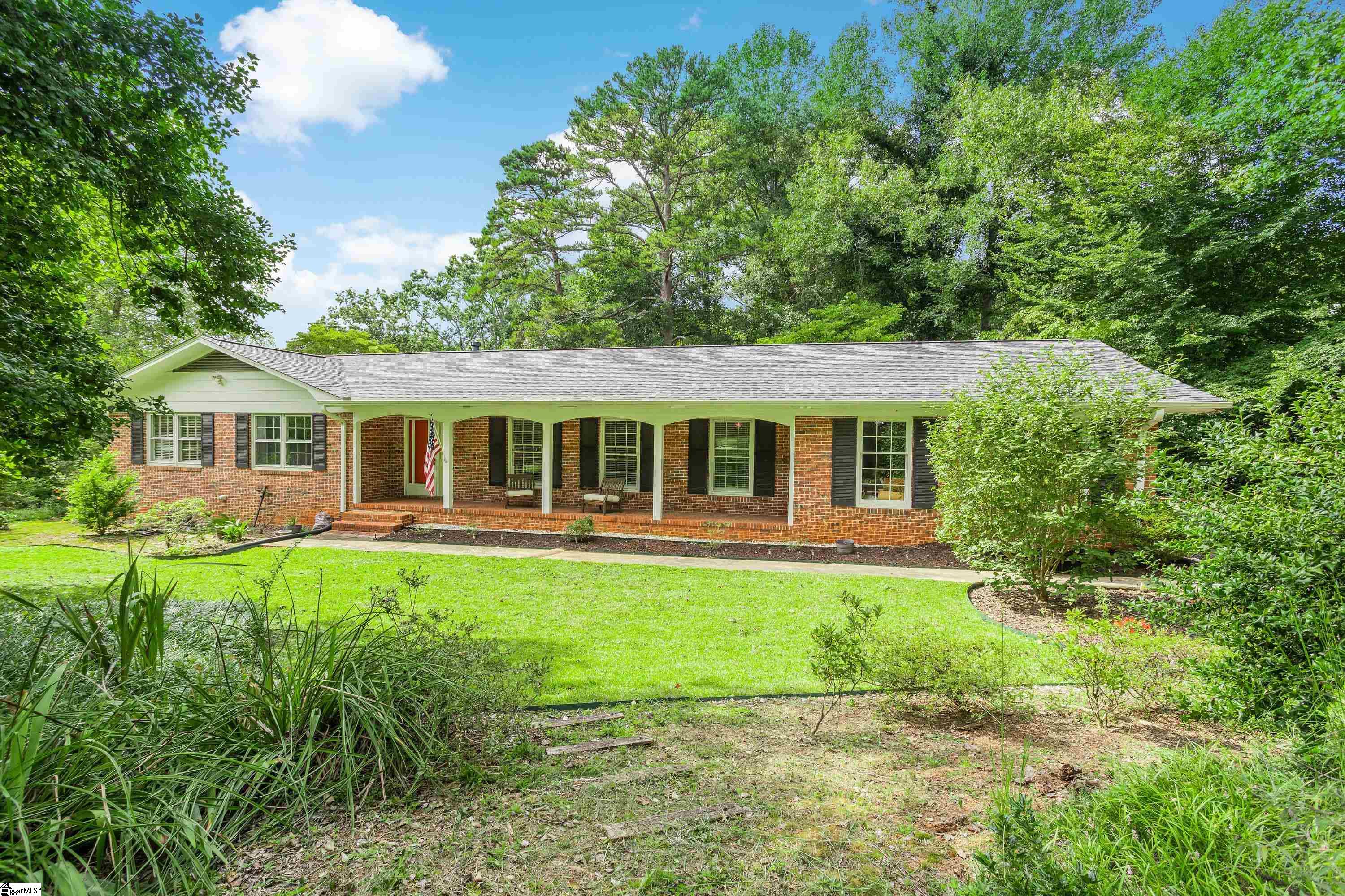 226 Camelot Road Clemson, SC 29631 - Photo 1 of 36 Gallery Image 1