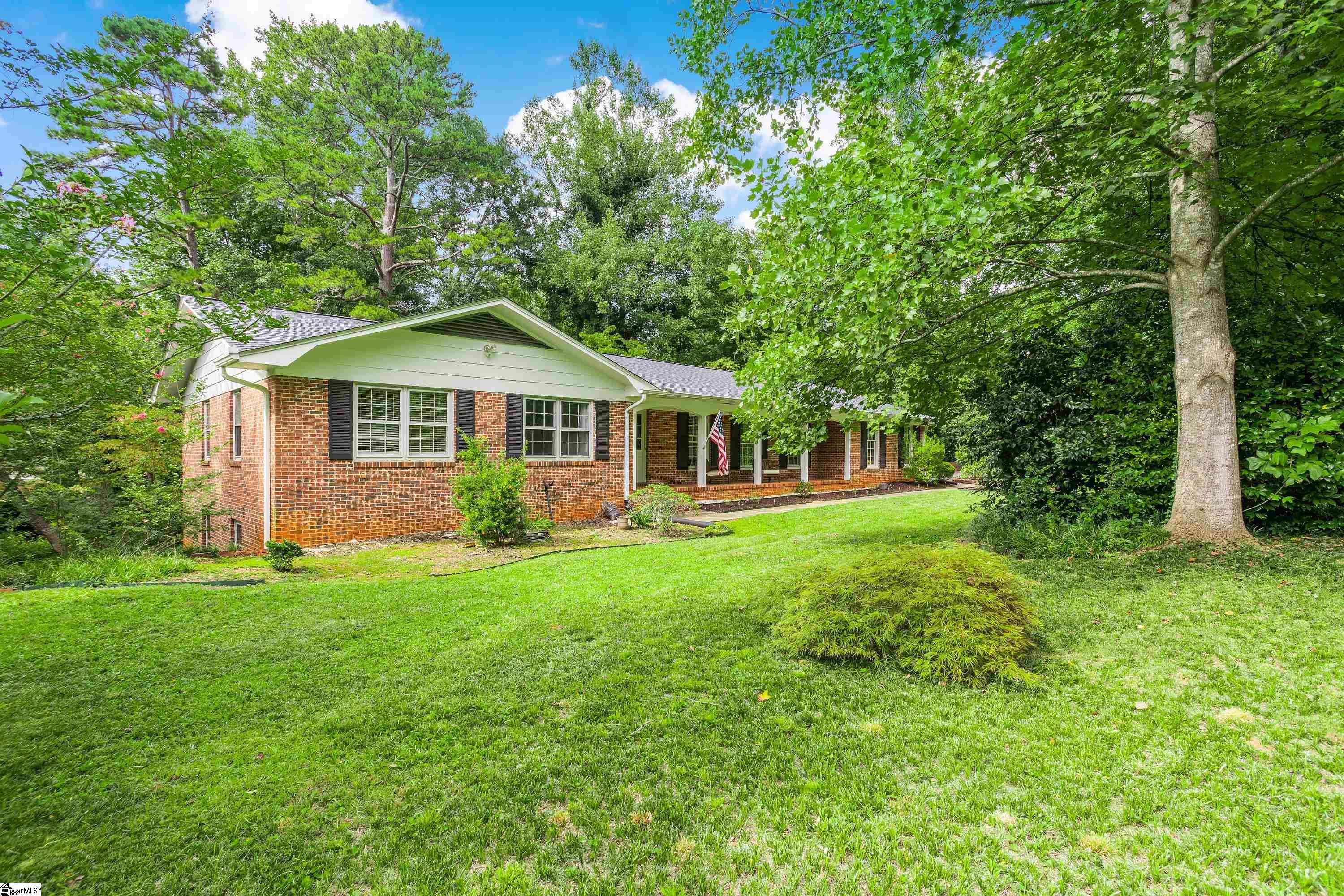 226 Camelot Road Clemson, SC 29631 - Photo 3 of 36 Gallery Image 3