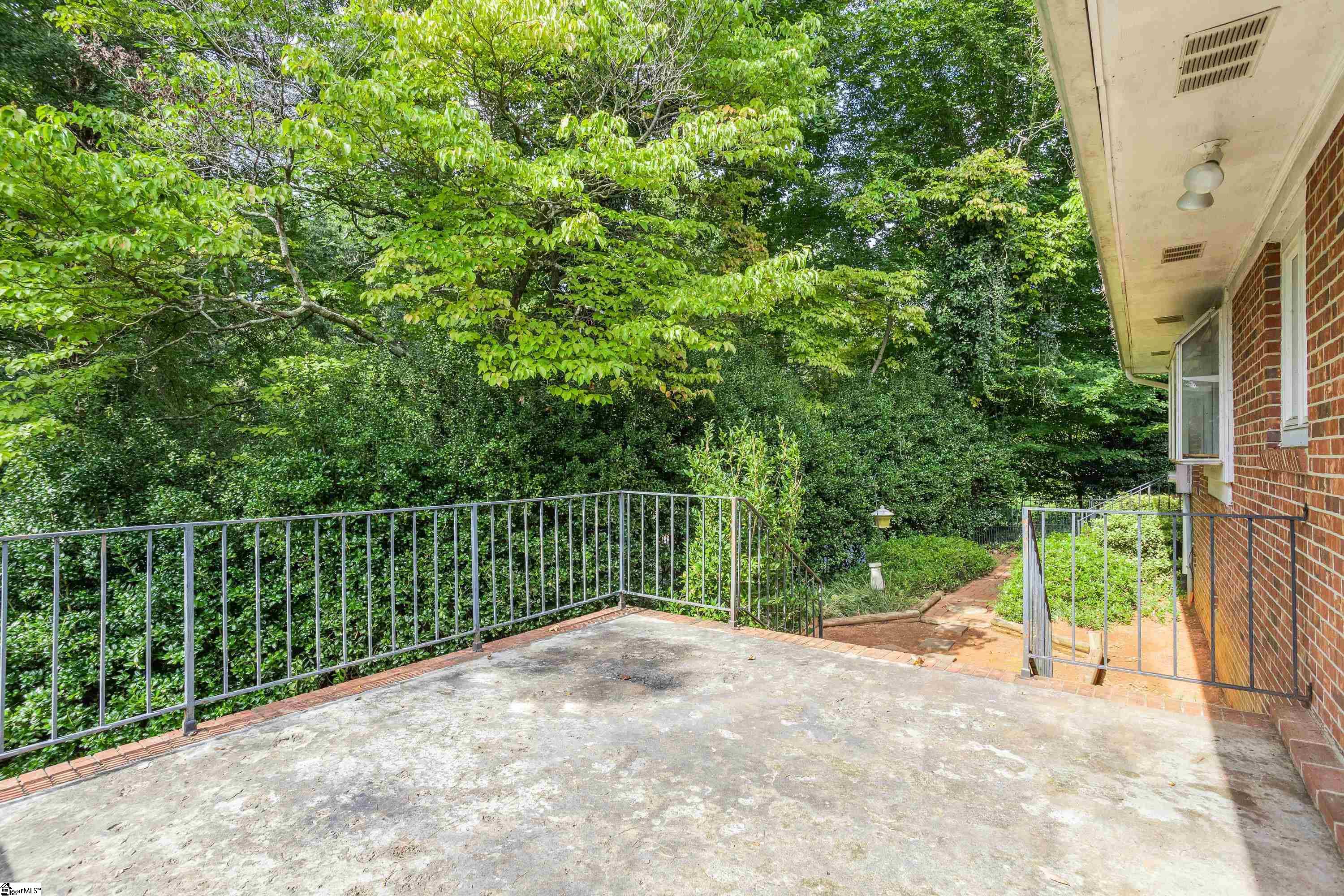 226 Camelot Road Clemson, SC 29631 - Photo 34 of 36 Gallery Image 34