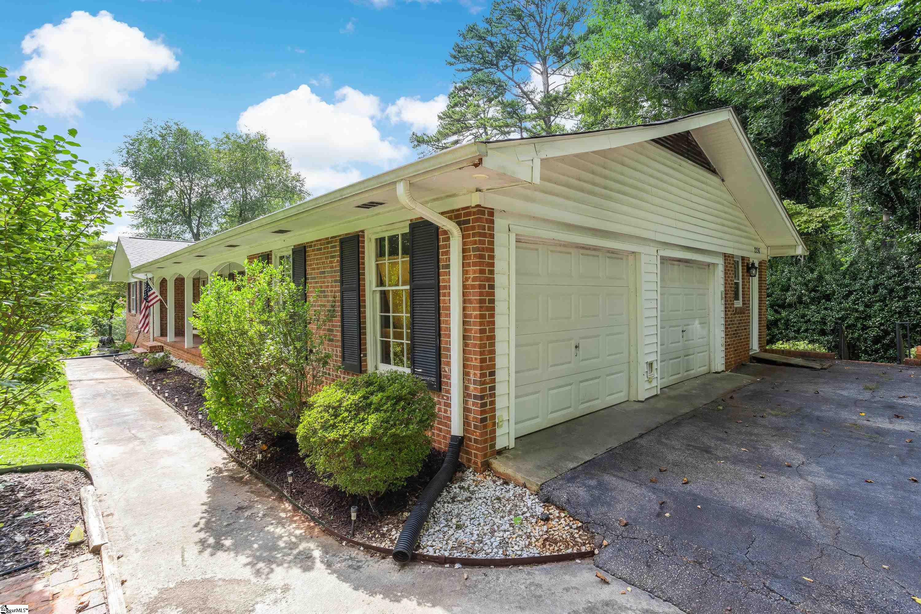 226 Camelot Road Clemson, SC 29631 - Photo 4 of 36 Gallery Image 4