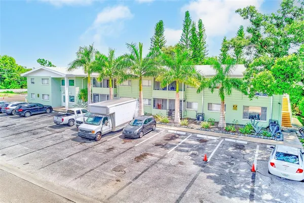 $1,395 | 1329 Drew Street, Unit 11, Clearwater, FL 33755