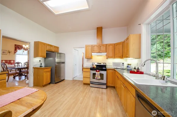 $1,595,000 | 12832 Hunter Road Southwest, Rochester, WA 98579